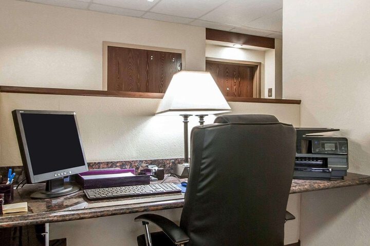 Business Center 36 of 40