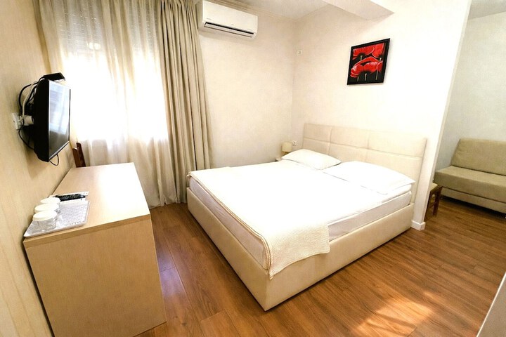 Room 43 of 85