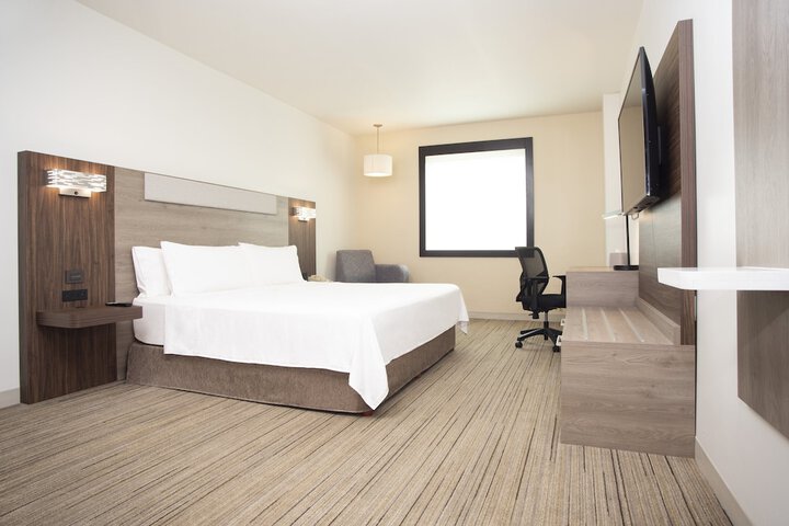 Room 11 of 65