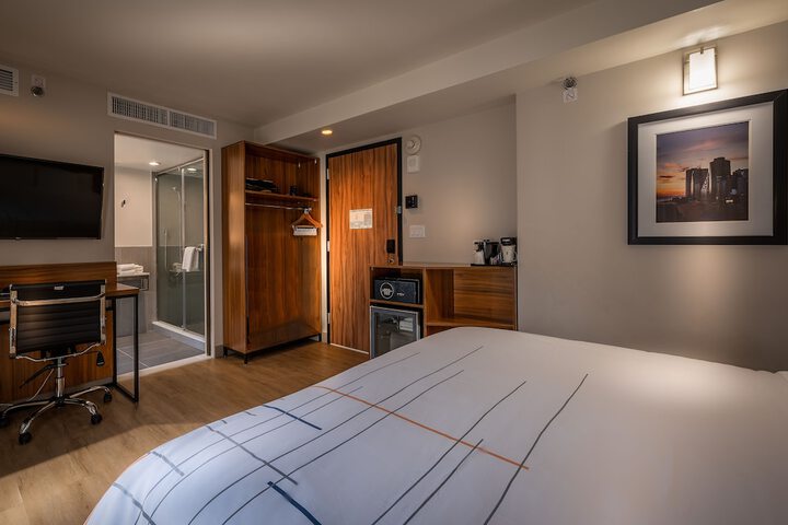 1 King Bed (17 of 22)