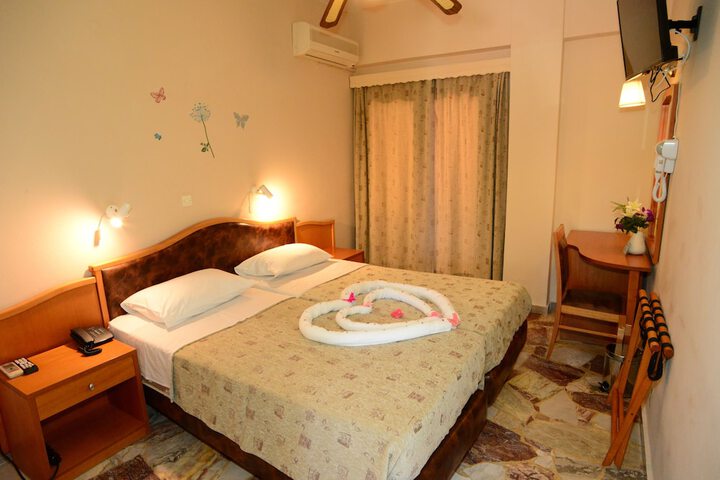 Room 41 of 228