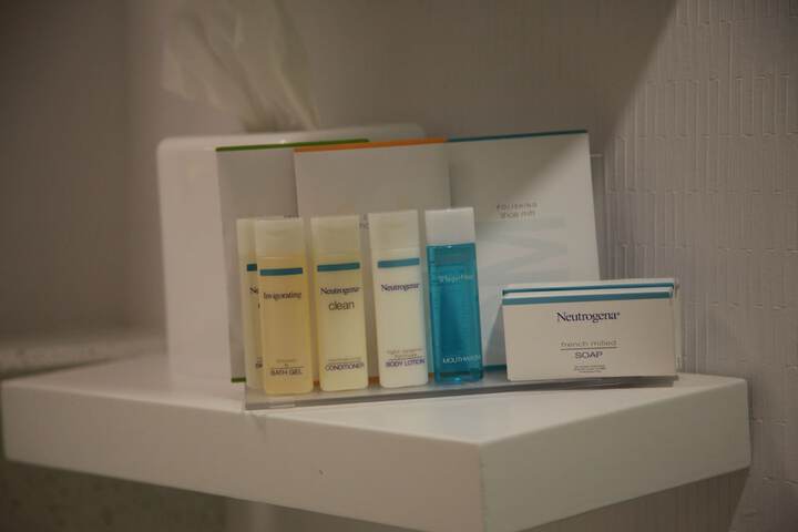 Bathroom amenities