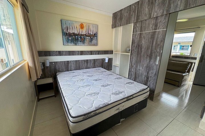 Room 8 of 37