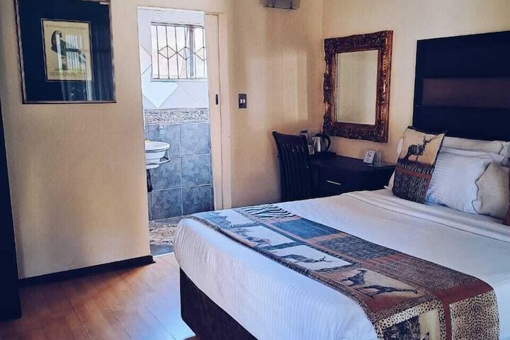 Room 4 of 23