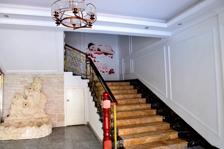 Hotel Interior 8 of 16