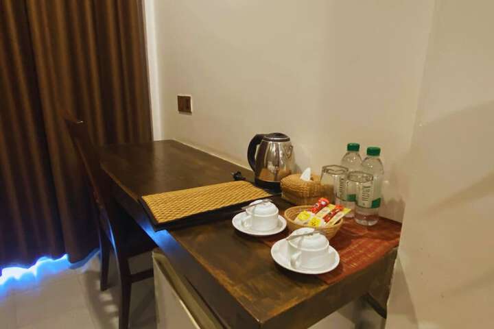 Room 143 of 298