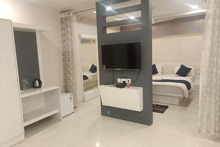 Room 27 of 81