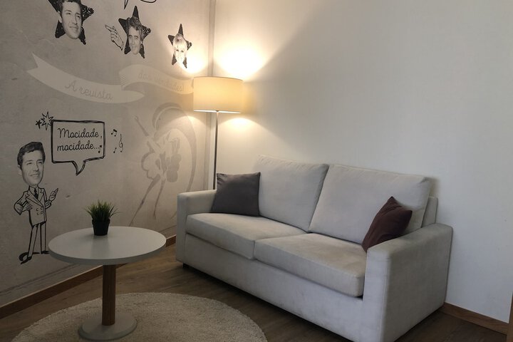 Room 32 of 49