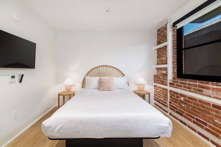 Room 20 of 98