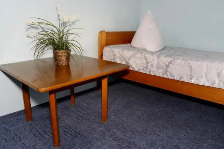 Room 5 of 10