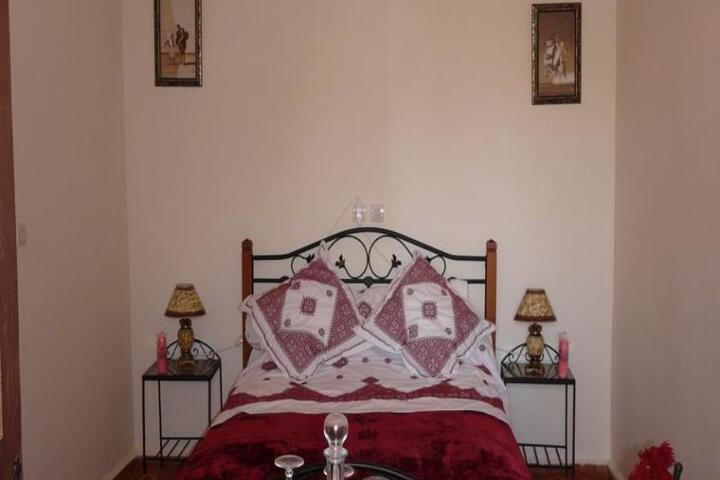 Room 5 of 9
