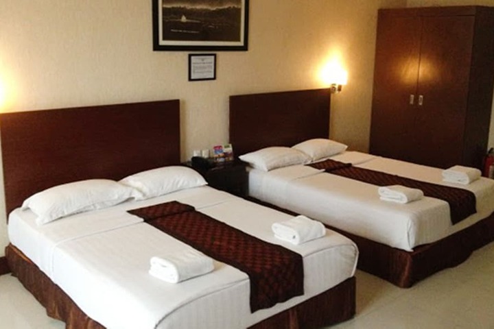 Room 13 of 31
