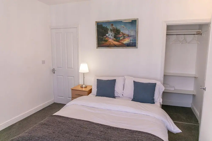 Room 5 of 13
