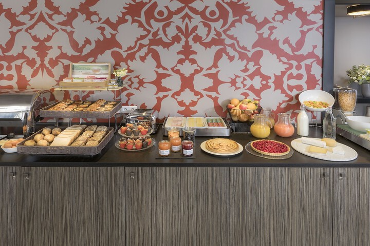 Breakfast/Coffee Service 33 of 42