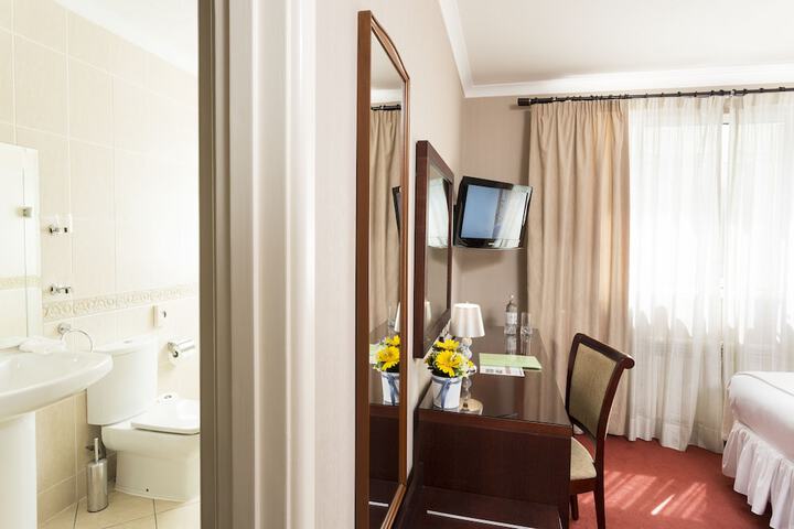 Room 25 of 79