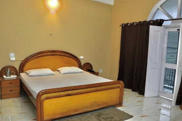 Room 4 of 14