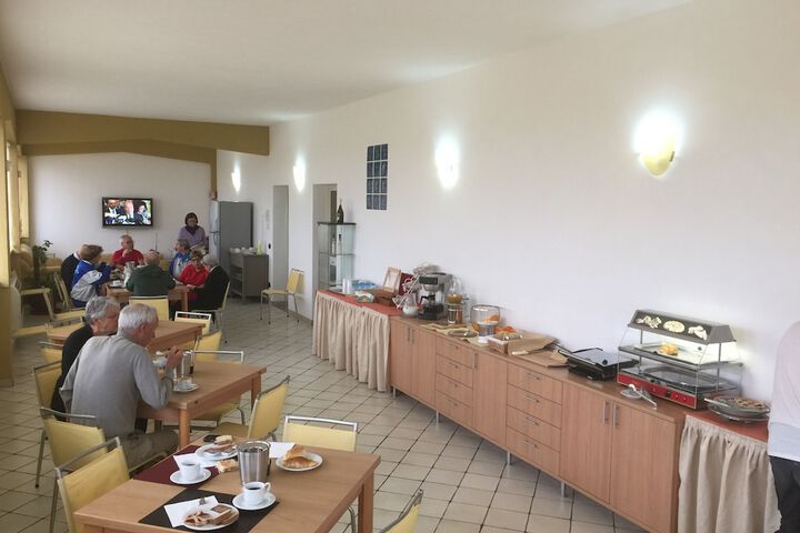 Breakfast/Coffee Service 28 of 55