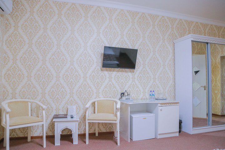 Room 11 of 41