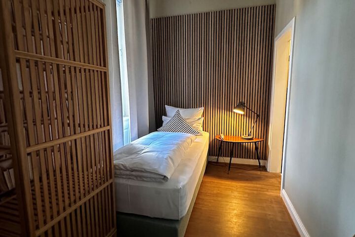 Room 38 of 179