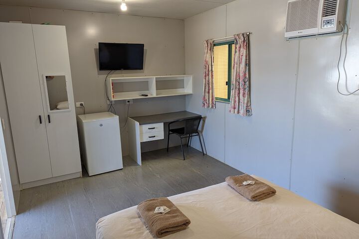 Room 4 of 40