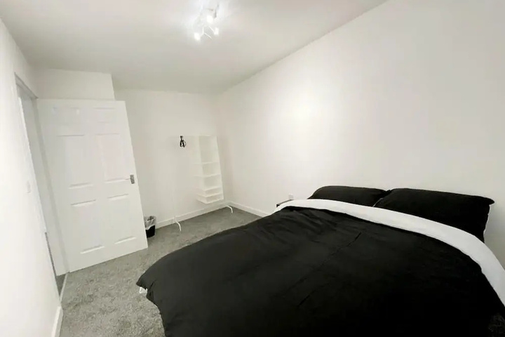 Room 2 of 18