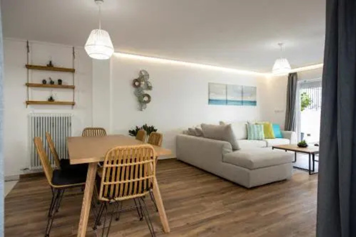 Room 4 of 13