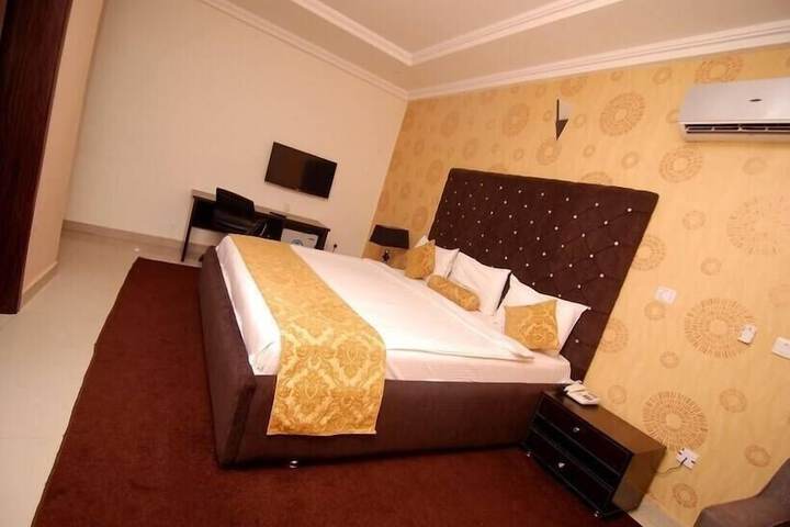 Room 17 of 48