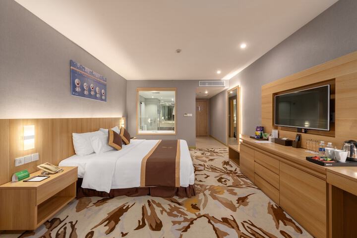 Room 16 of 122
