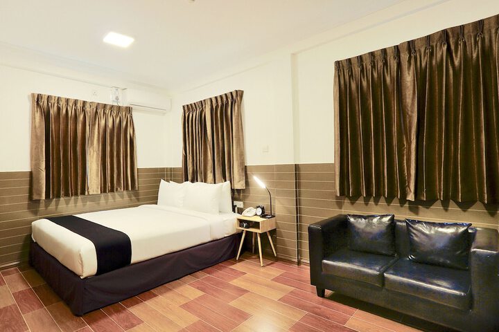 Room 9 of 37