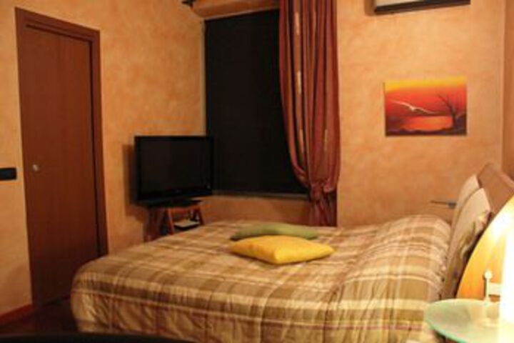 Room 4 of 11