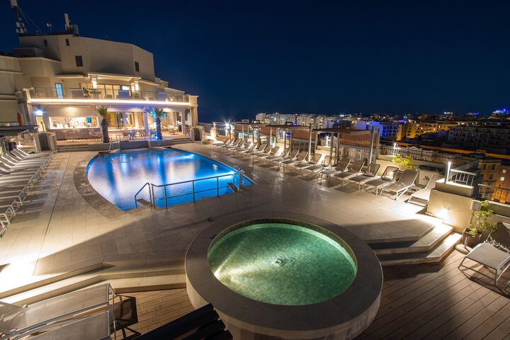 Pool 53 of 139