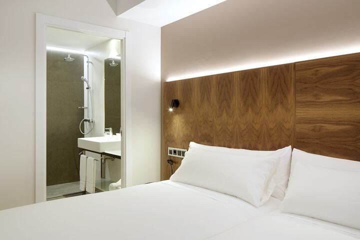 Room 12 of 43