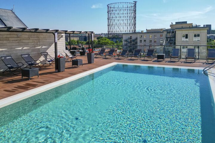 Pool 47 of 107