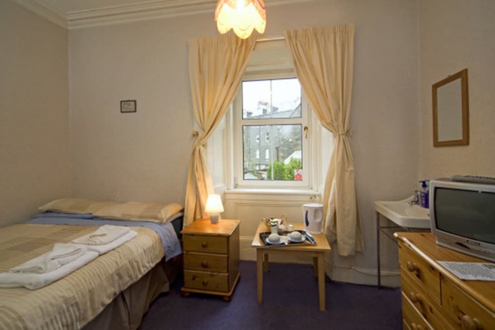 Room 2 of 41