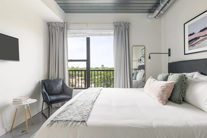 Image of Mid Main Lofts 6106 Hip Stylish Modern 1BR Loft Midtown