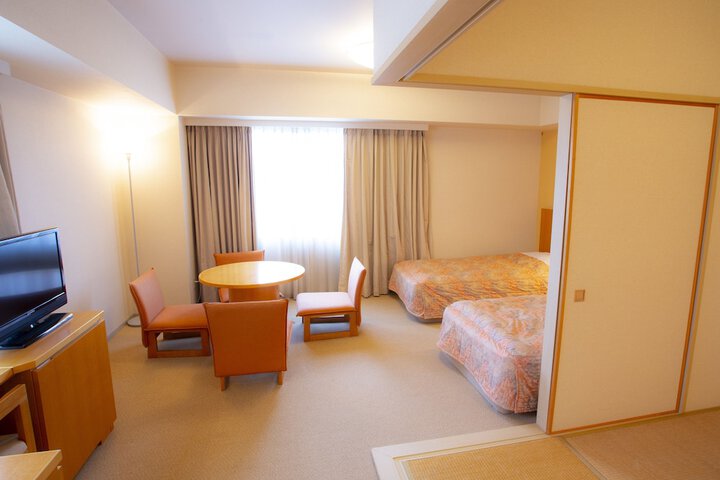 Room 22 of 108