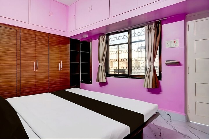 Room 9 of 11