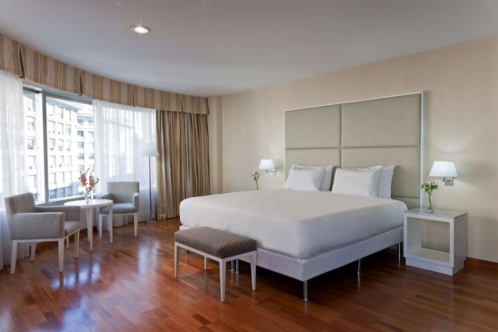Room 10 of 37