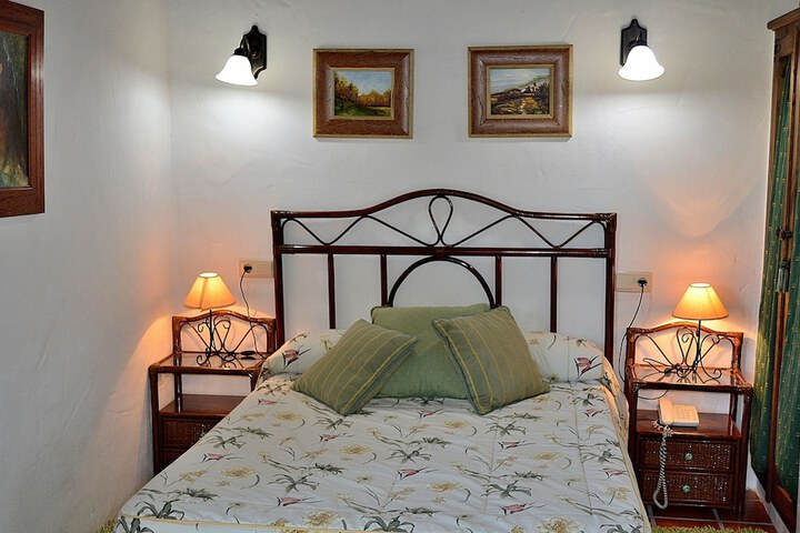 Room 6 of 27
