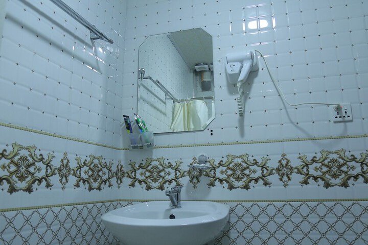 Room 62 of 102