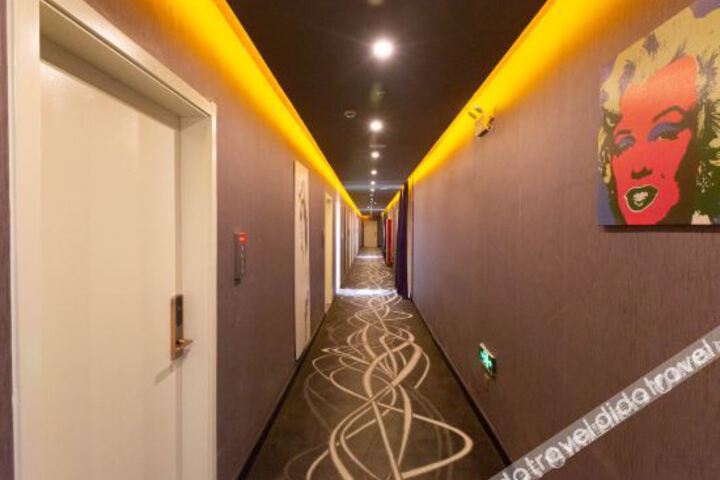 Hotel Interior 8 of 21