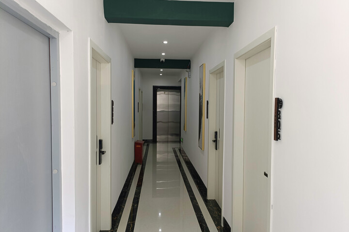 Tiane Yinghong Hotel