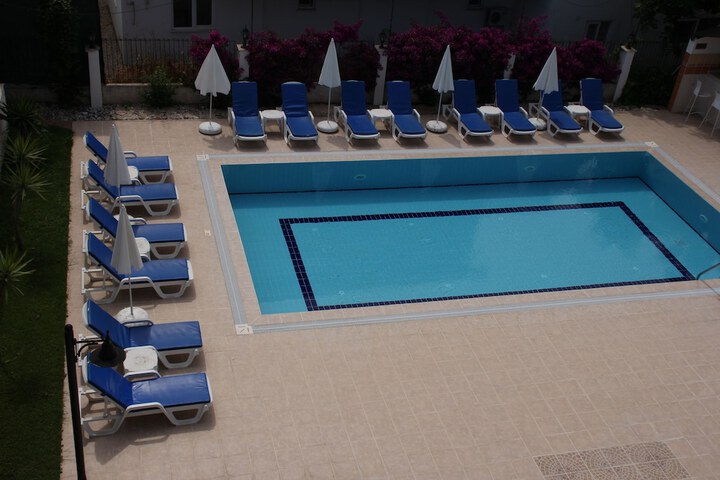 Pools & Facilities