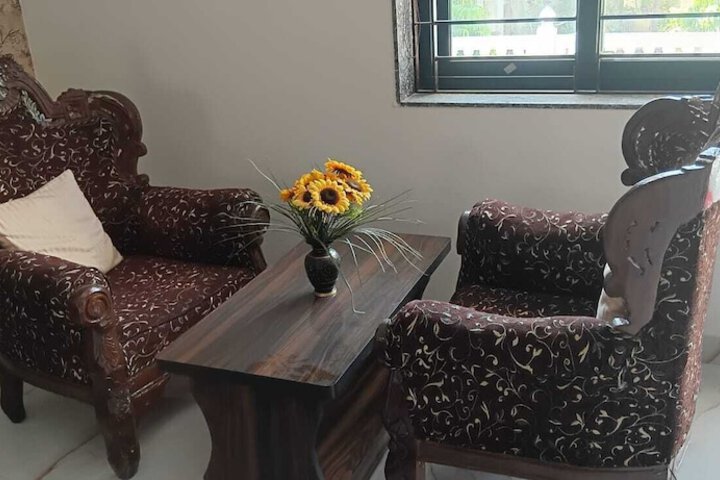 Room 2 of 28