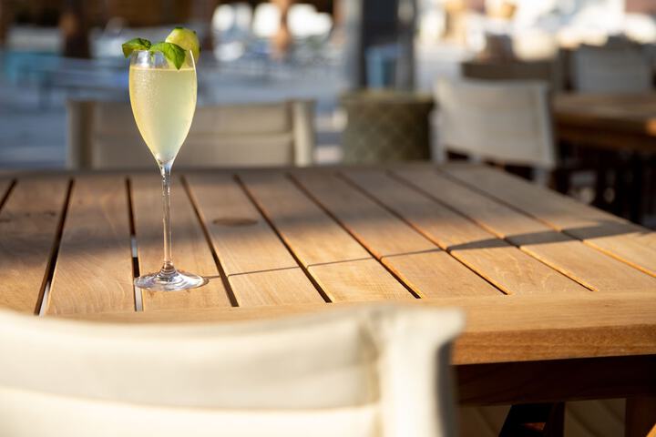 Poolside bar
