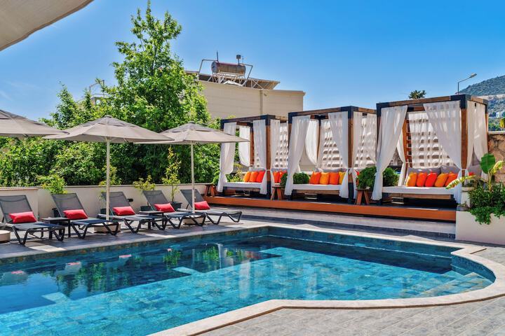 Pool 47 of 71