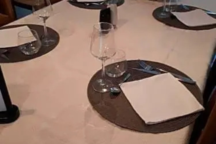 Dining 24 of 24