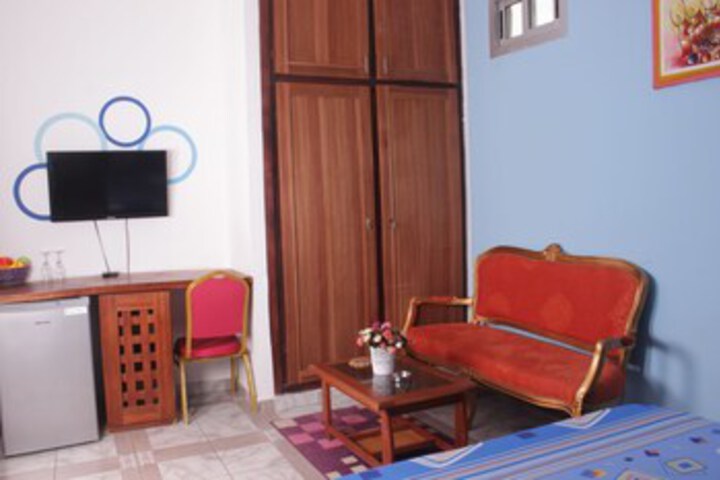 Room 33 of 38