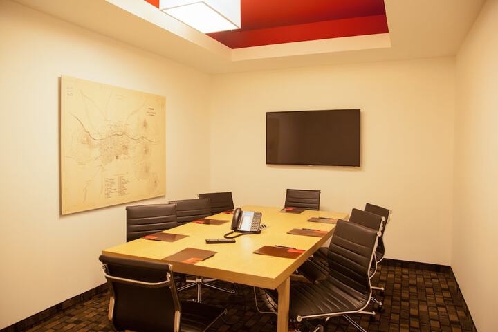 Business Center 32 of 43