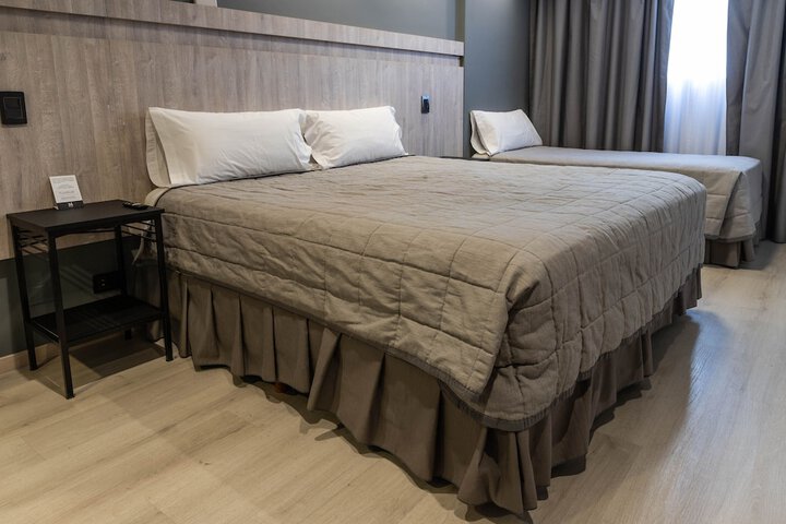 Room 5 of 18